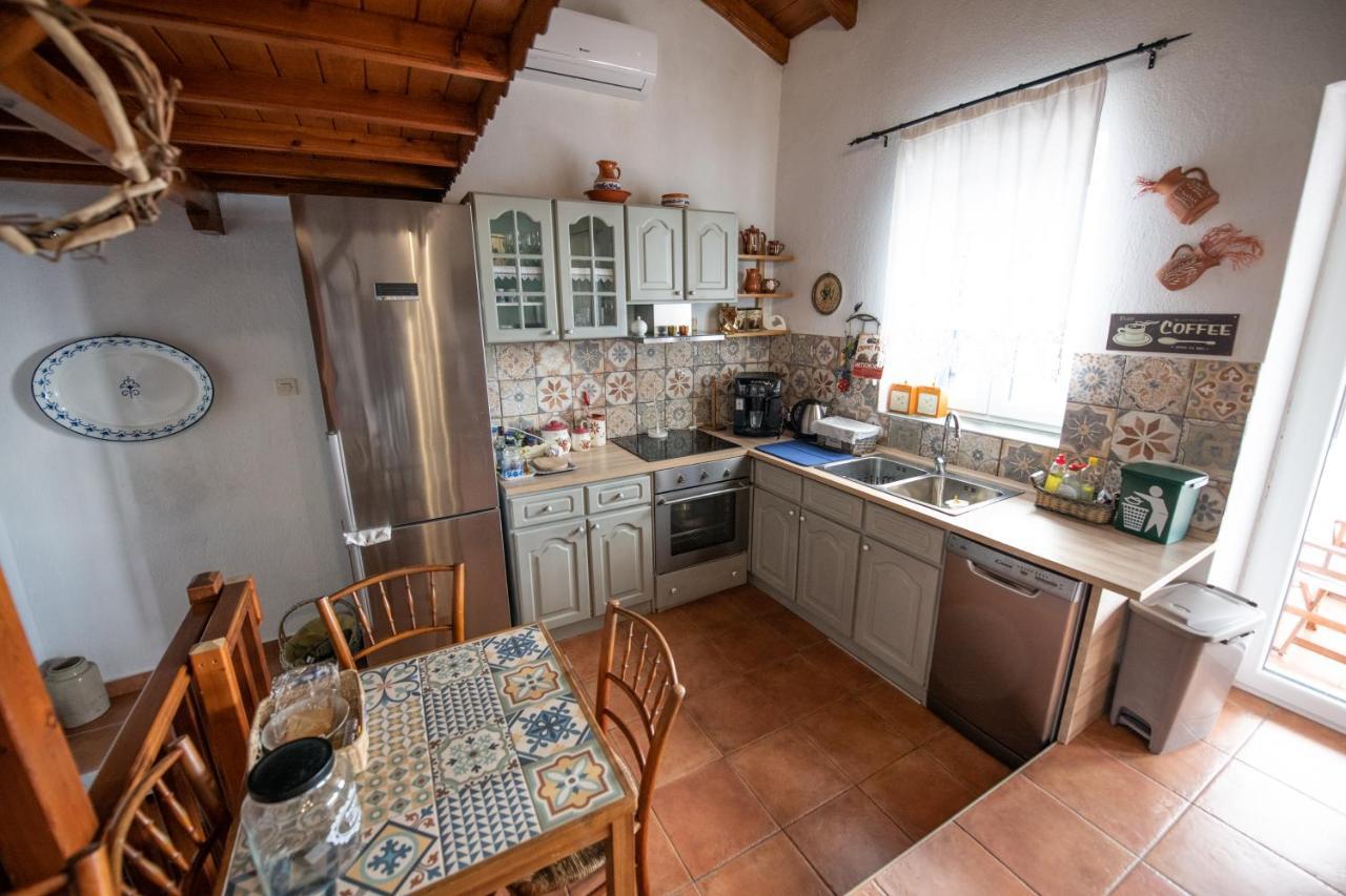 Villa Marouda กลอซซา ภายนอก รูปภาพ